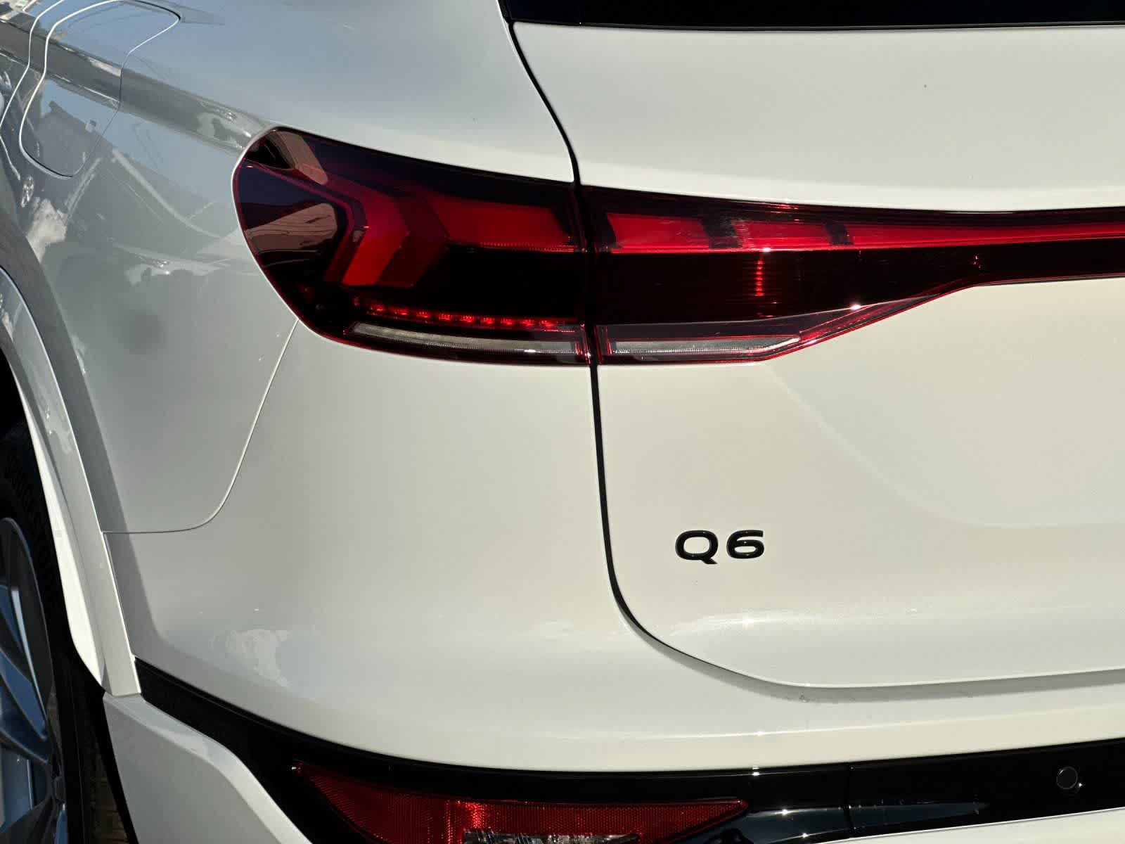 Thumbnail: 2025 Audi Q6 e-tron - 28