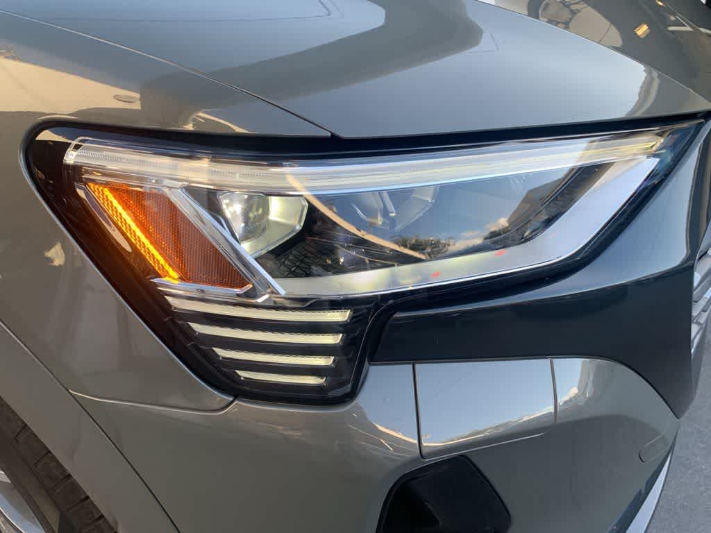 Thumbnail: 2024 Audi Q8 e-tron - 42