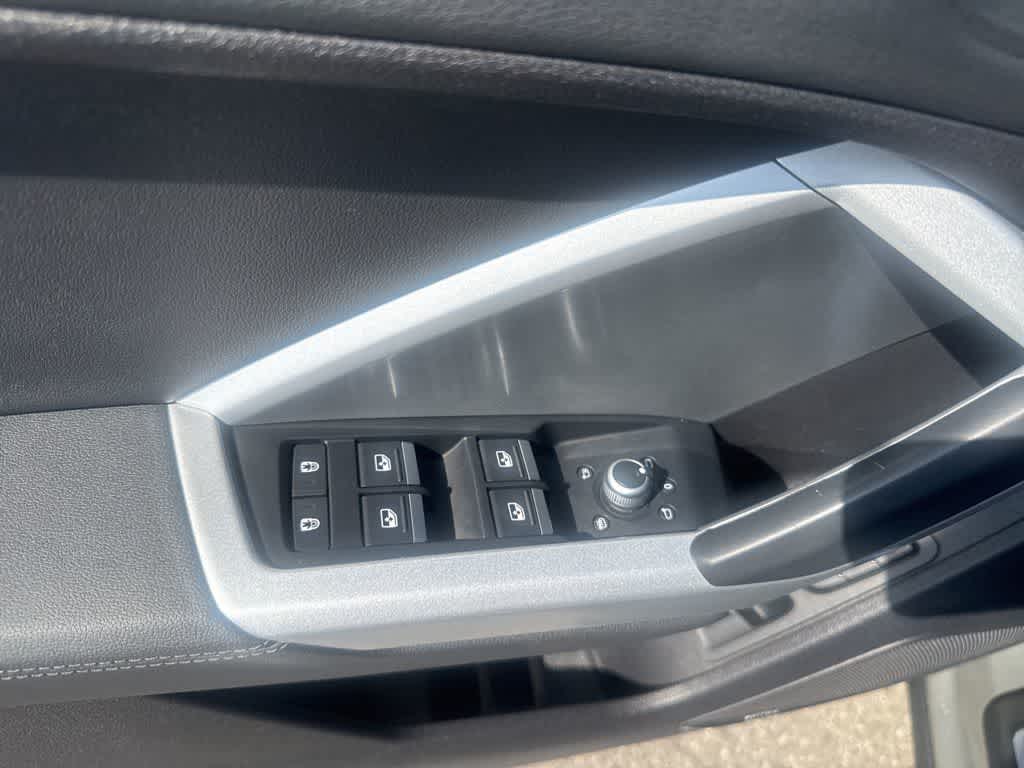 Thumbnail: 2022 Audi Q3 - 24