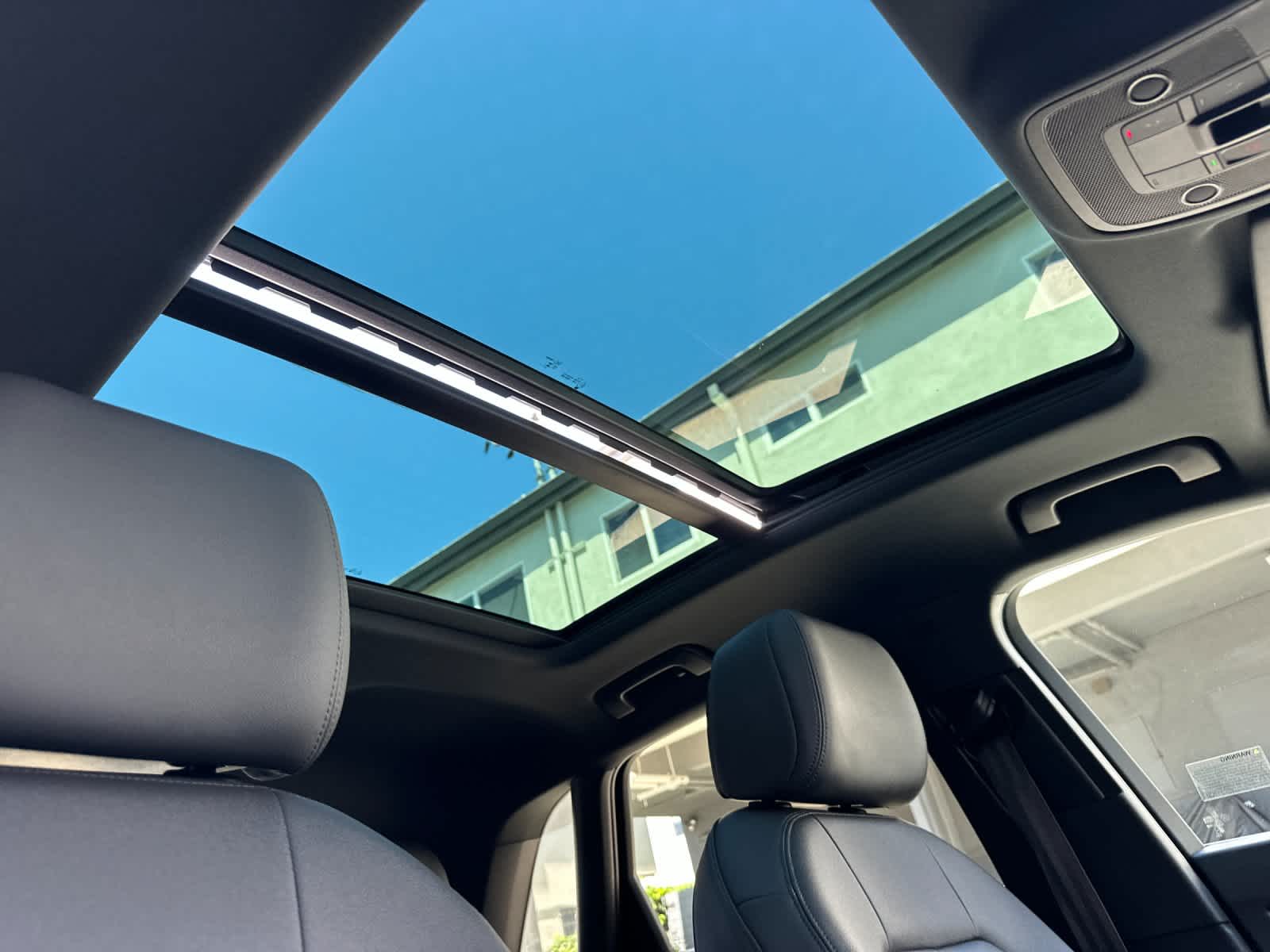 Thumbnail: 2023 Audi Q3 - 17