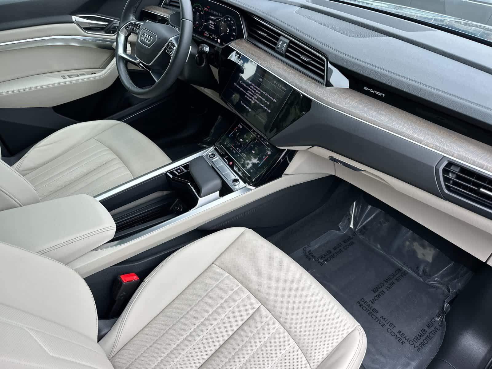 Thumbnail: 2024 Audi Q8 e-tron - 16