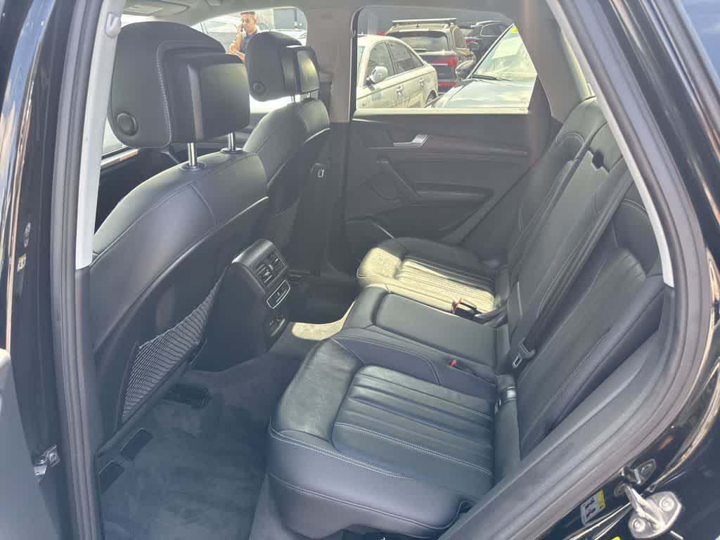 Thumbnail: 2022 Audi Q5 - 25