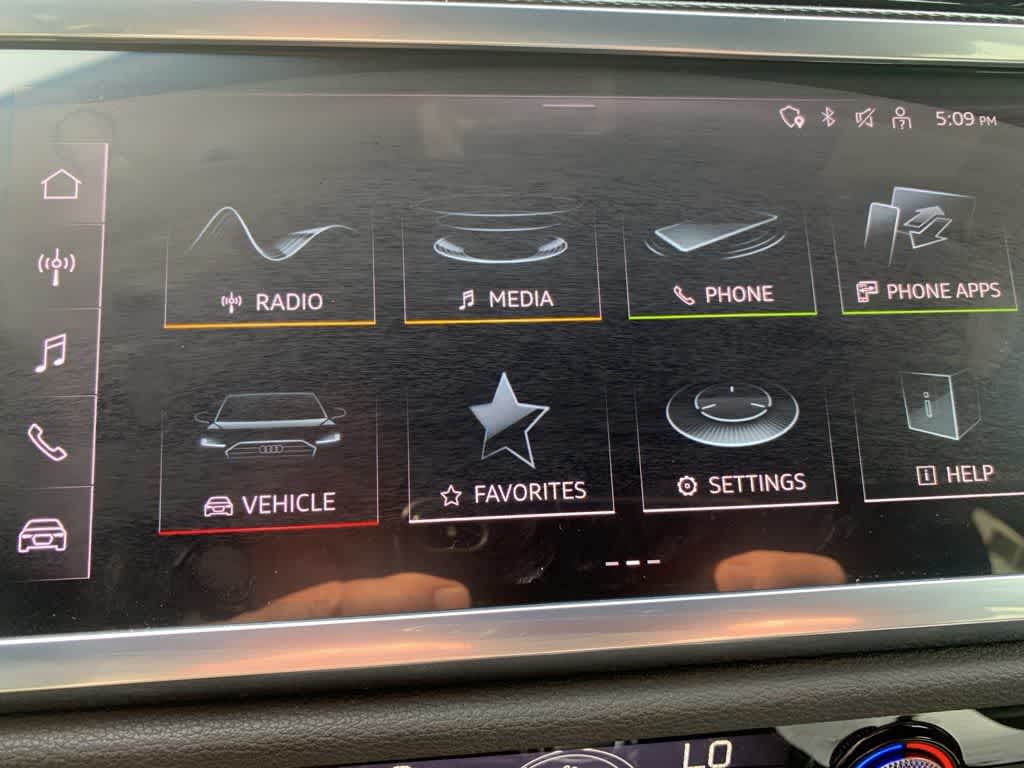 Thumbnail: 2023 Audi Q3 - 10