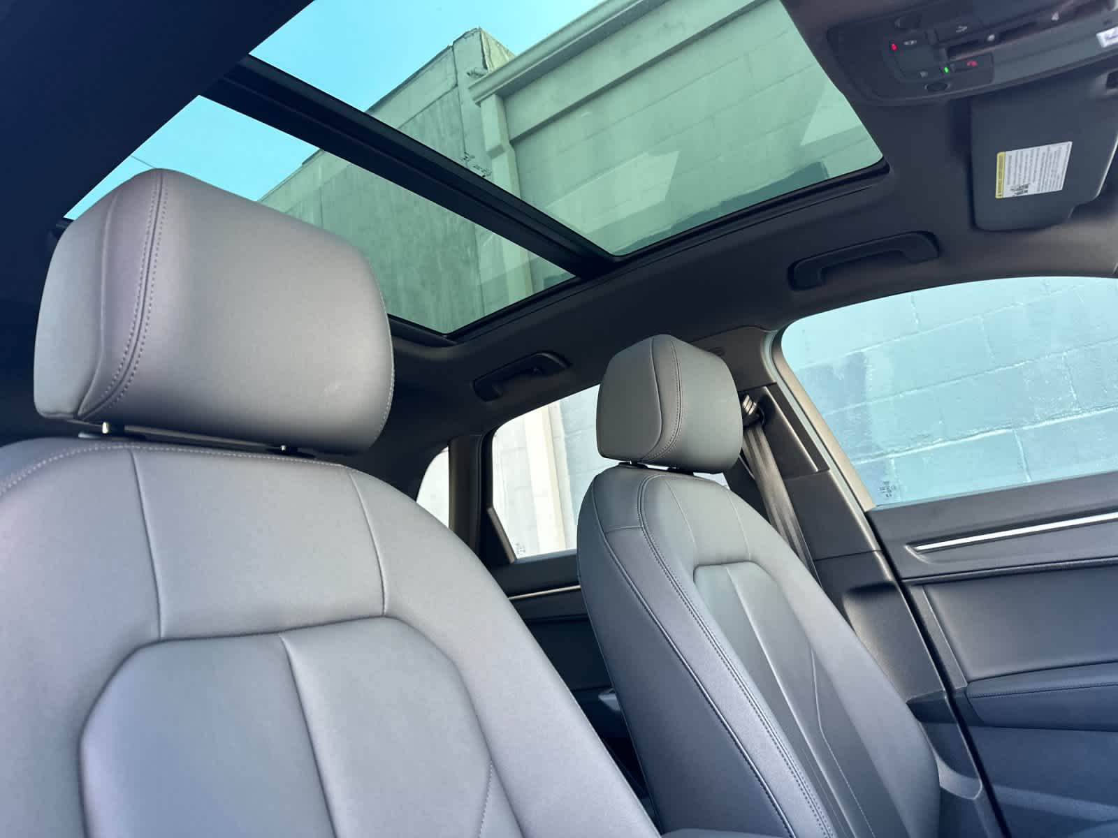 Thumbnail: 2024 Audi Q3 - 18