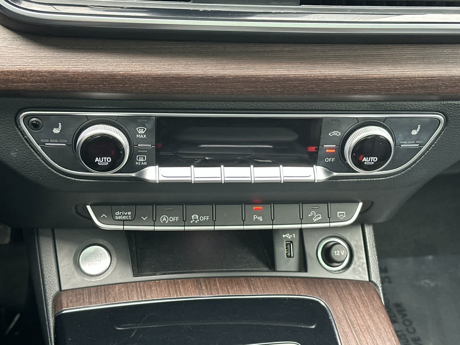 Thumbnail: 2022 Audi Q5 - 20