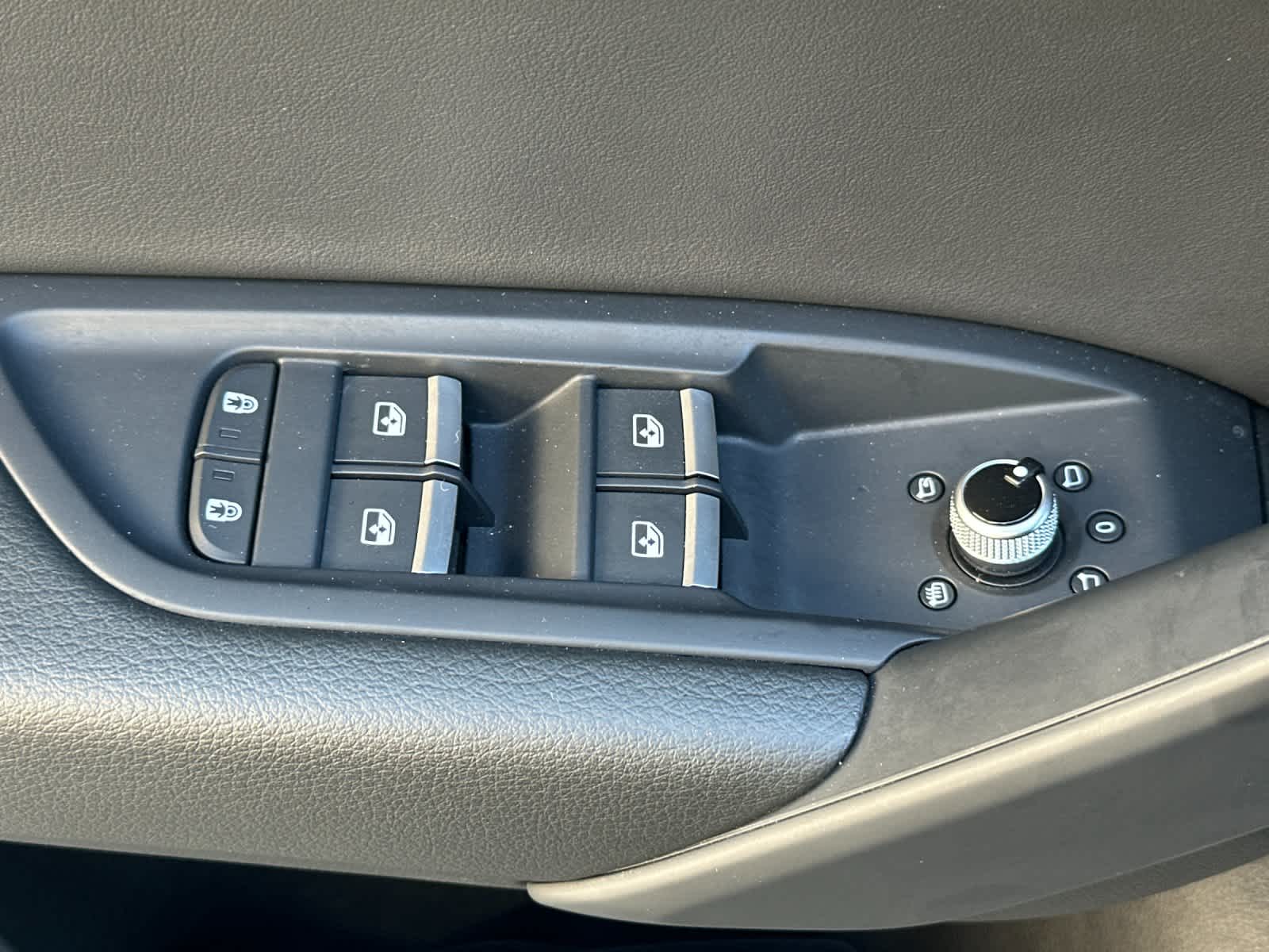 Thumbnail: 2023 Audi Q5 - 13