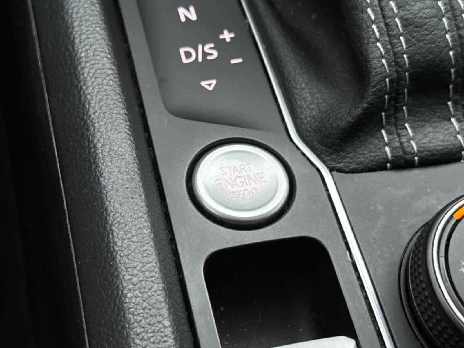 Thumbnail: 2022 Volkswagen Atlas - 24