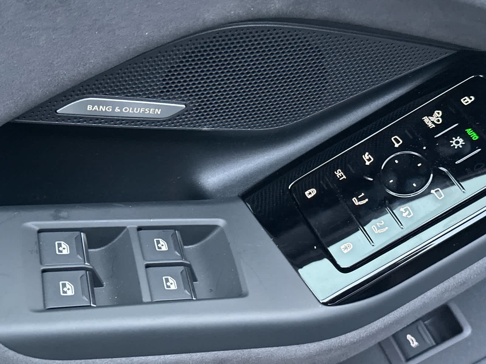 Thumbnail: 2025 Audi e-tron S - 13