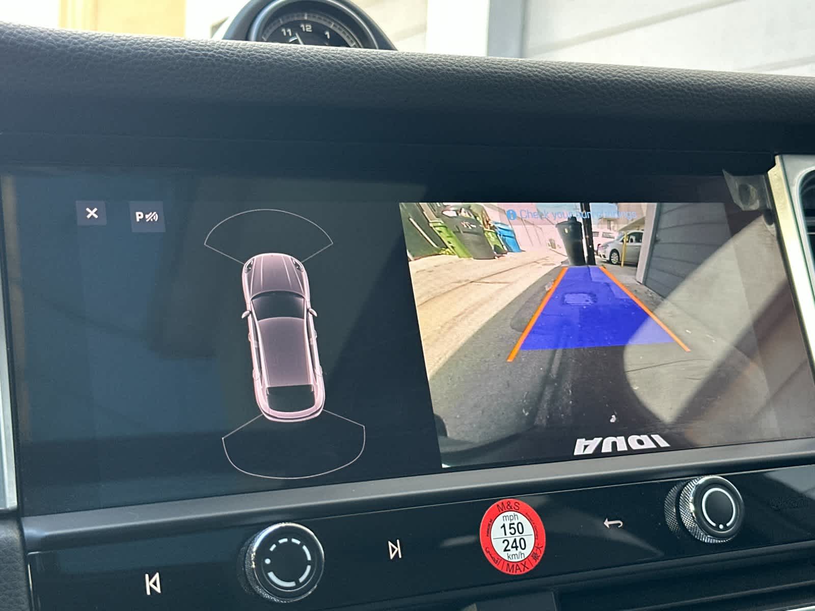 Thumbnail: 2022 Porsche Macan - 20