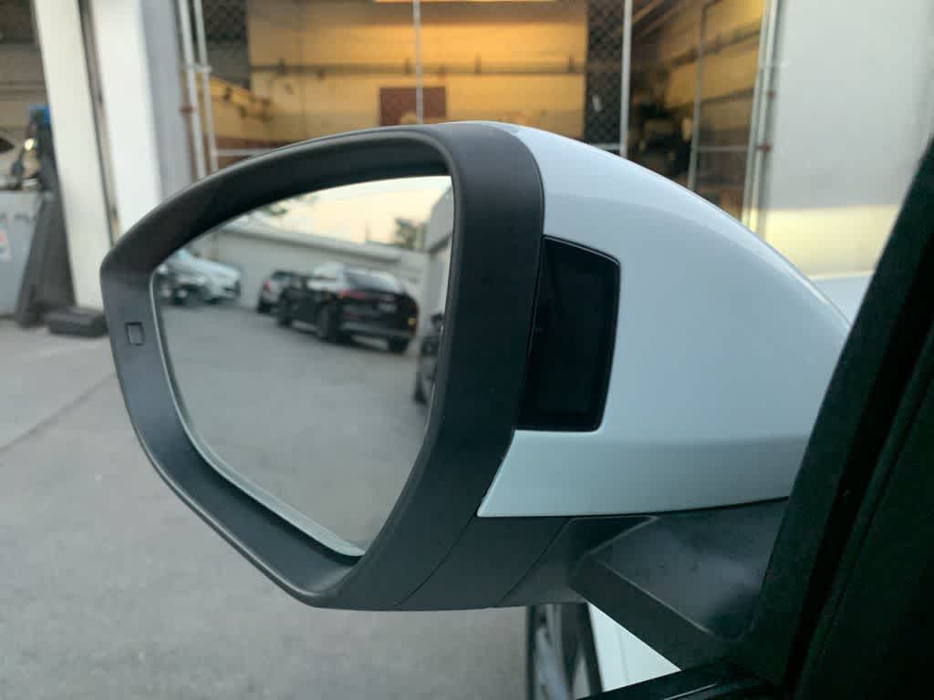 Thumbnail: 2024 Audi Q8 e-tron - 27