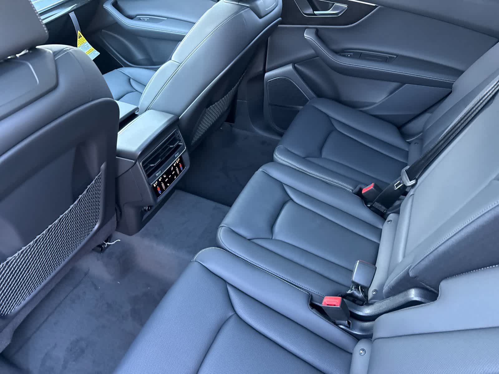 Thumbnail: 2026 Audi Q7 - 4