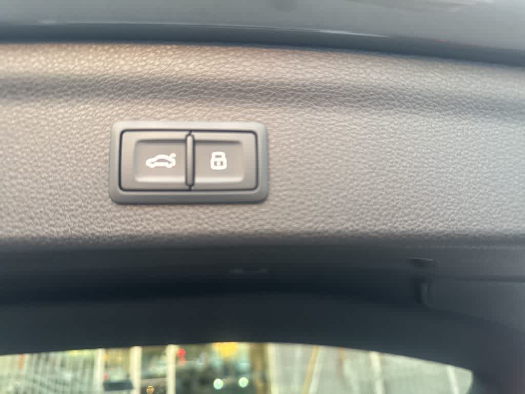 Thumbnail: 2024 Audi Q3 - 36