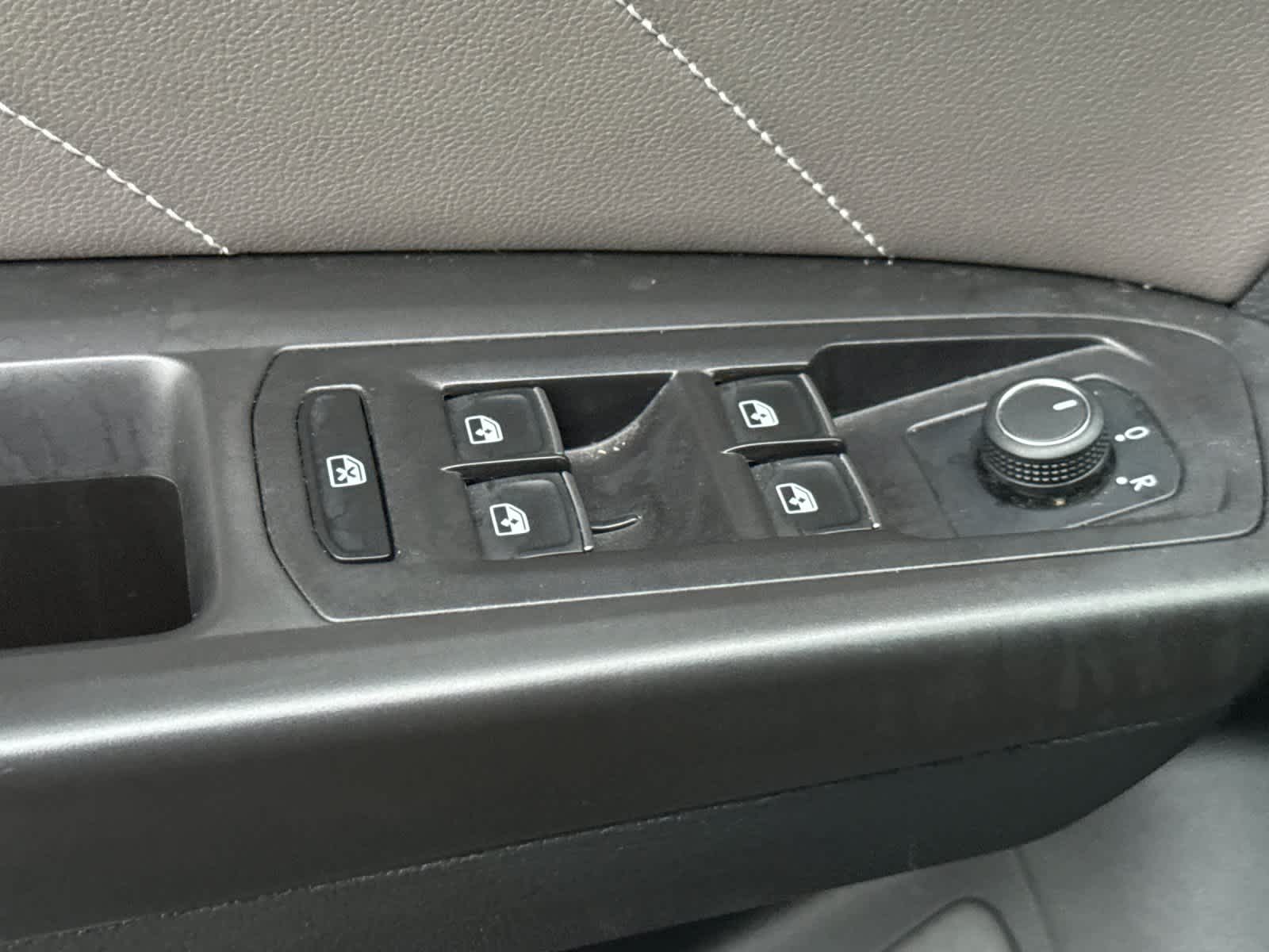 Thumbnail: 2022 Volkswagen Atlas - 13