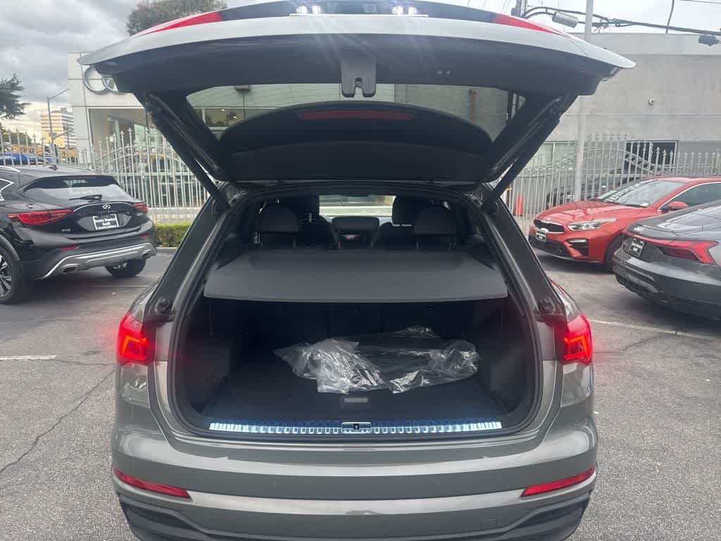 Thumbnail: 2024 Audi Q3 - 33