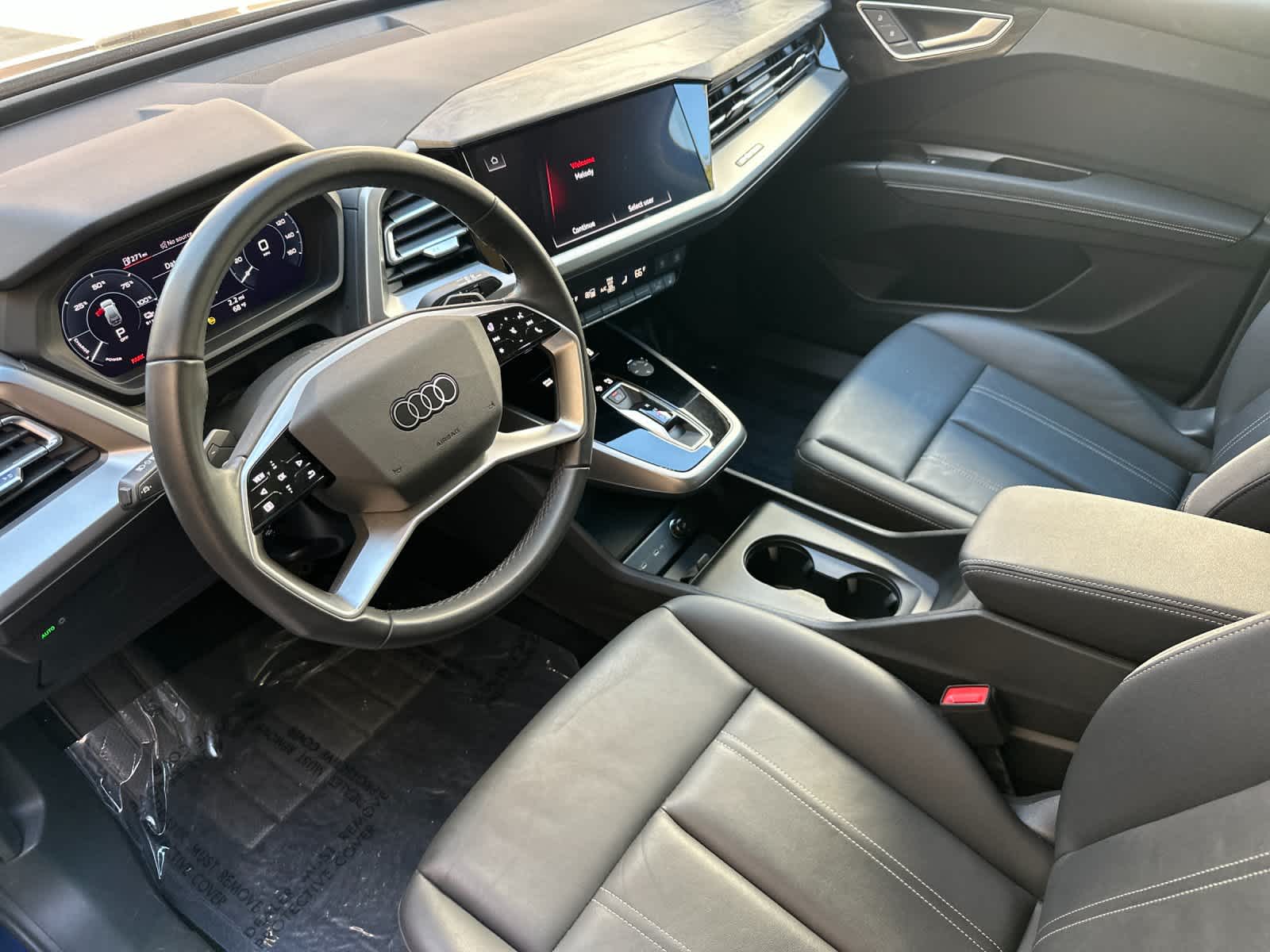 Thumbnail: 2023 Audi Q4 e-tron - 11
