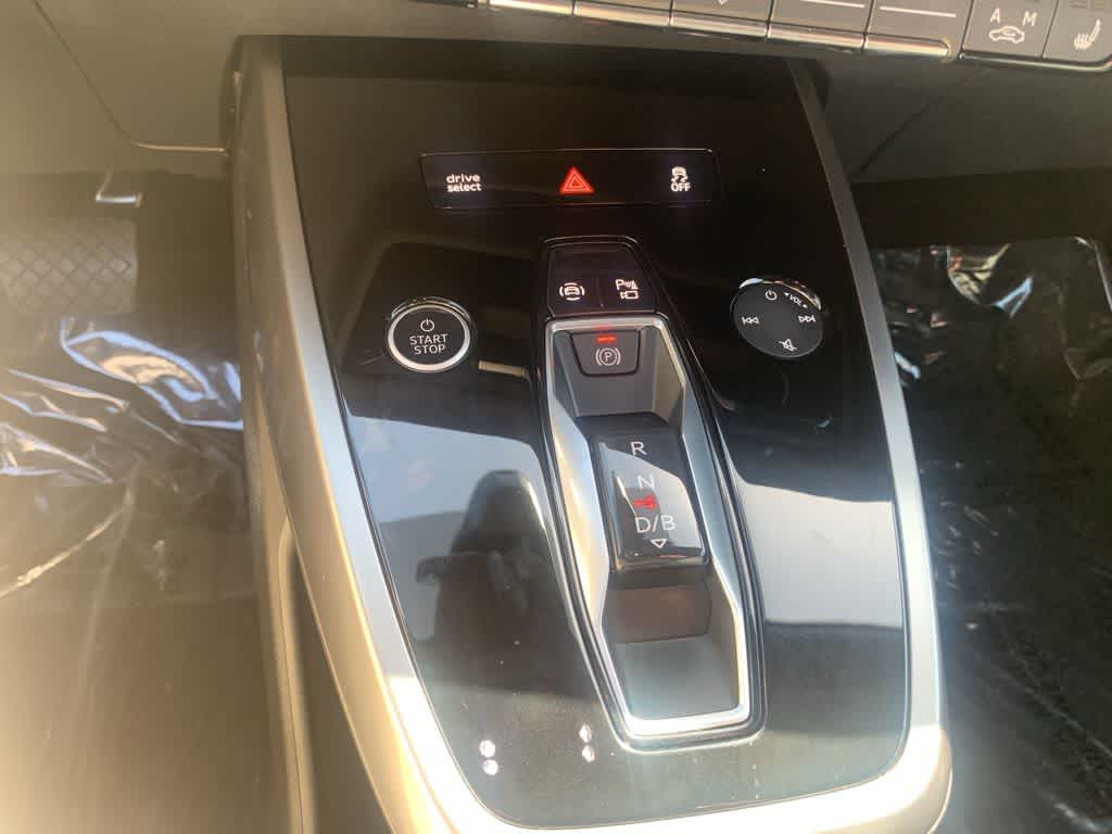 Thumbnail: 2023 Audi Q4 e-tron - 11