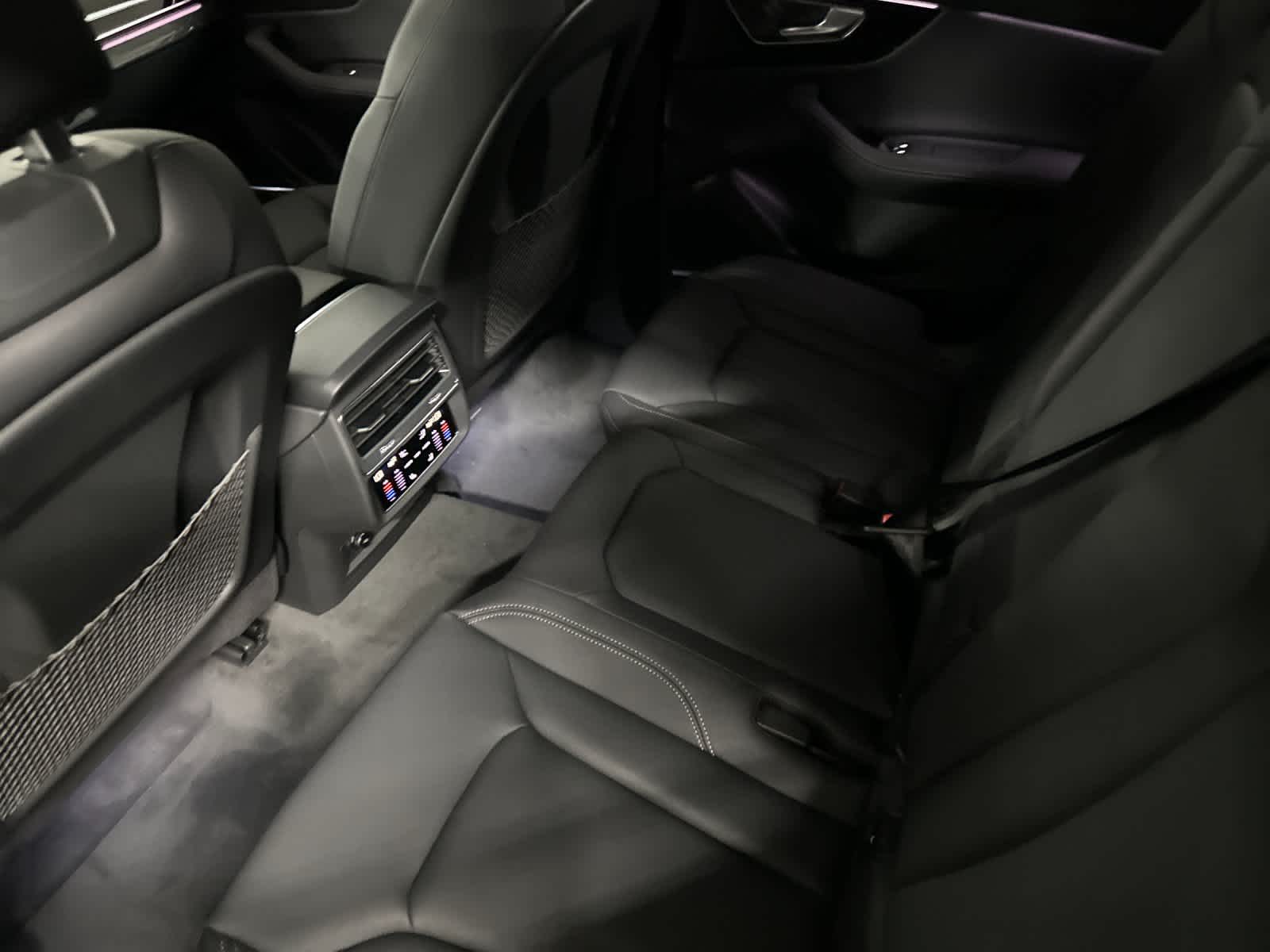 Thumbnail: 2026 Audi Q8 - 4