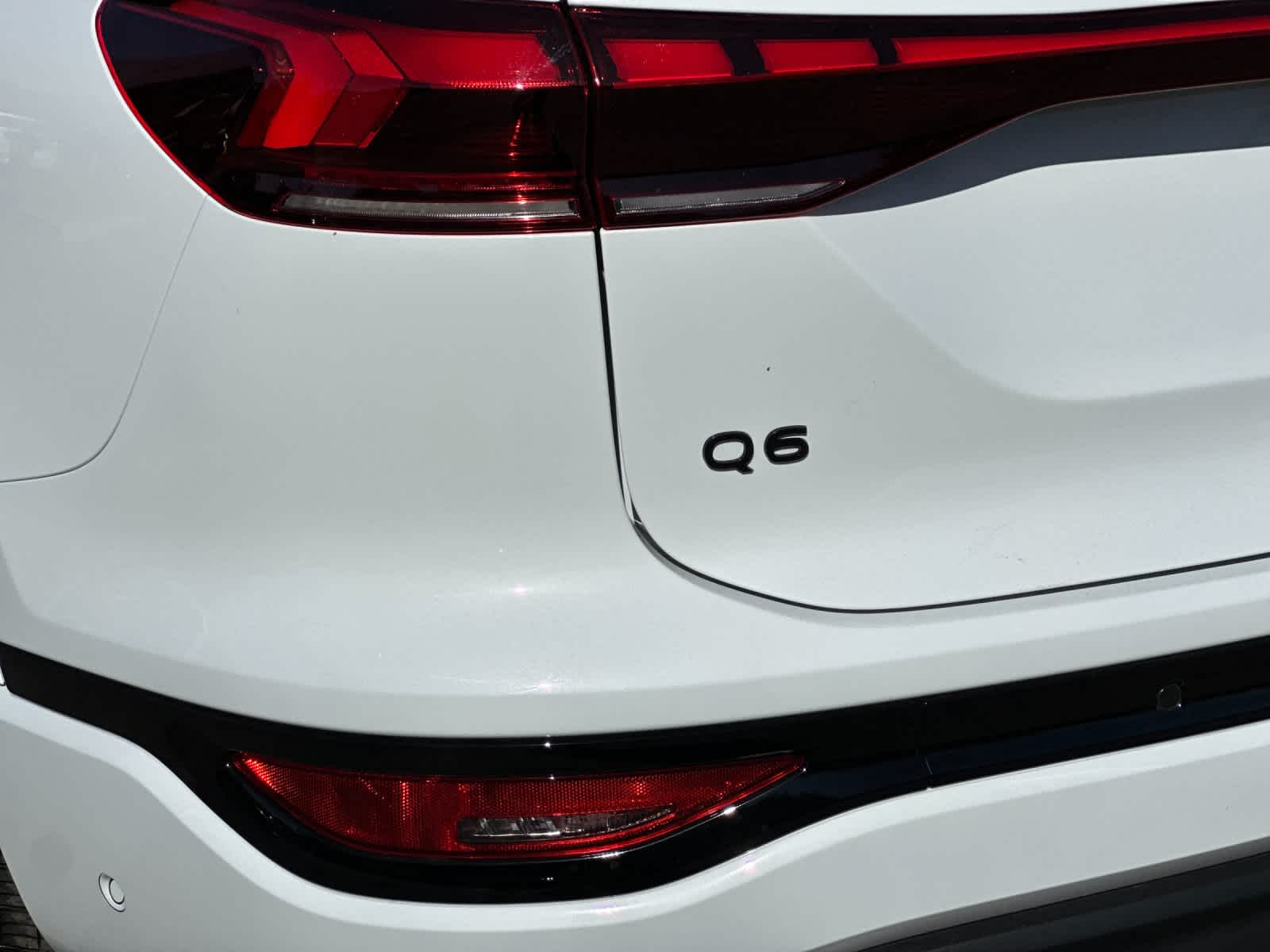 Thumbnail: 2025 Audi Q6 e-tron - 28