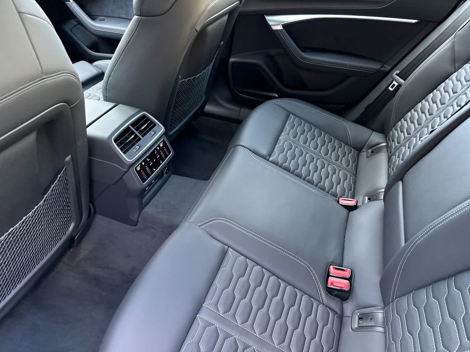 Thumbnail: 2025 Audi RS 7 - 4