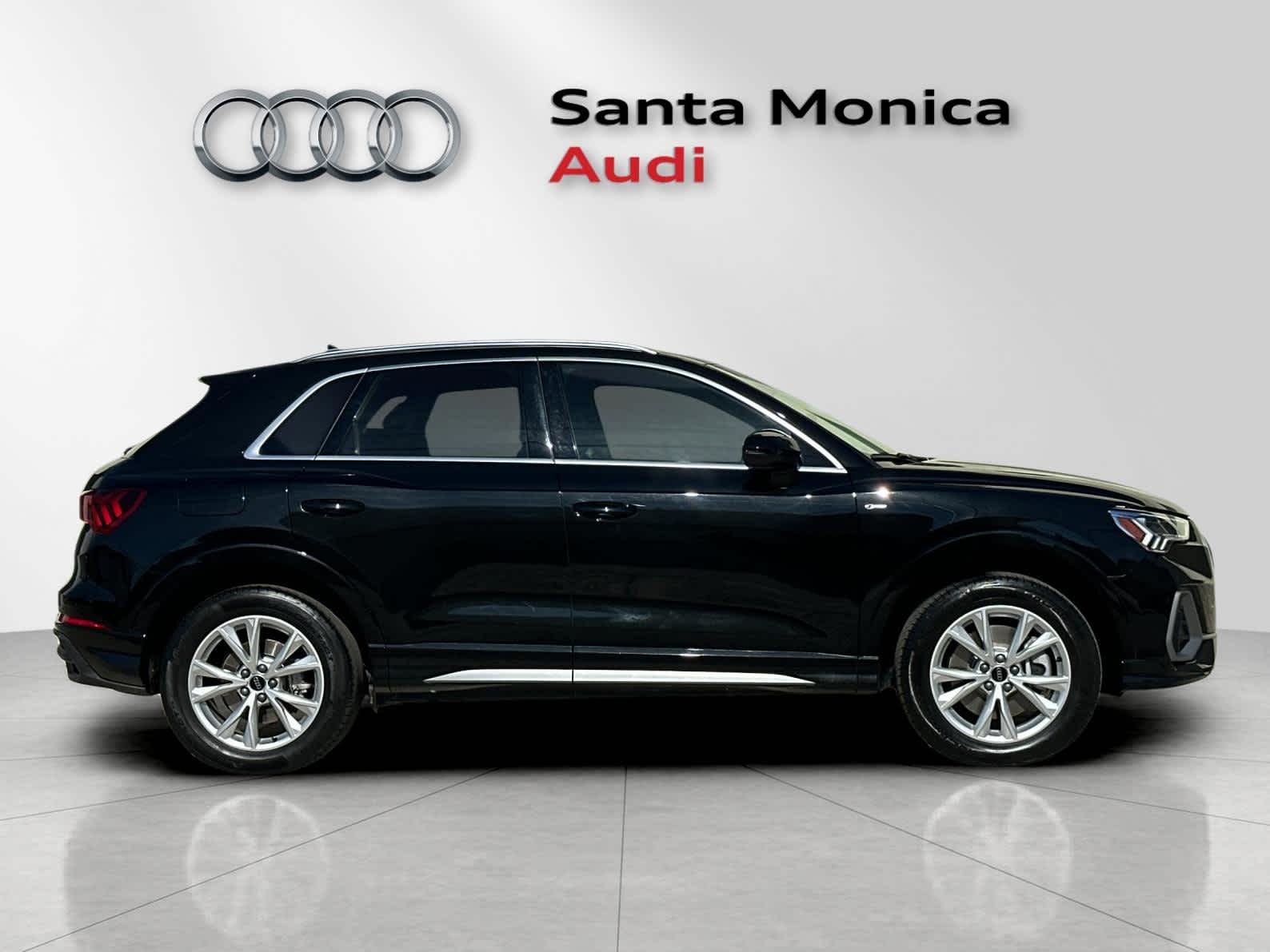 Thumbnail: 2024 Audi Q3 - 9