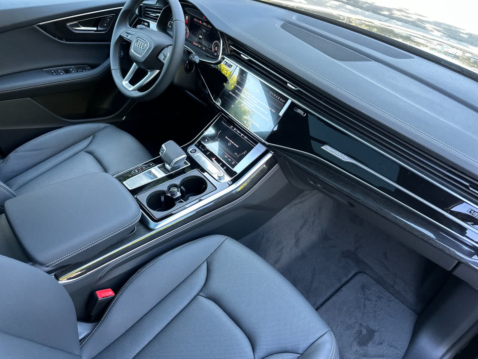 Thumbnail: 2026 Audi Q8 - 16