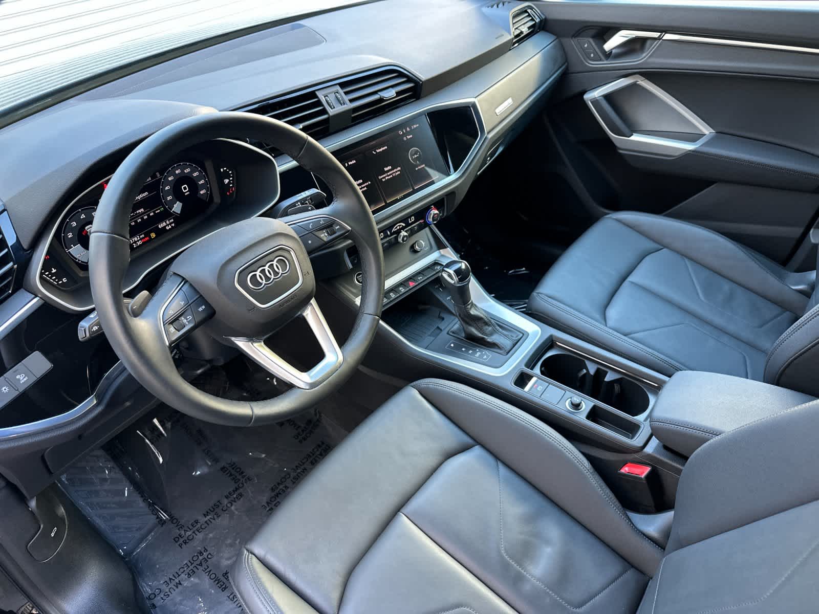 Thumbnail: 2025 Audi Q3 - 11