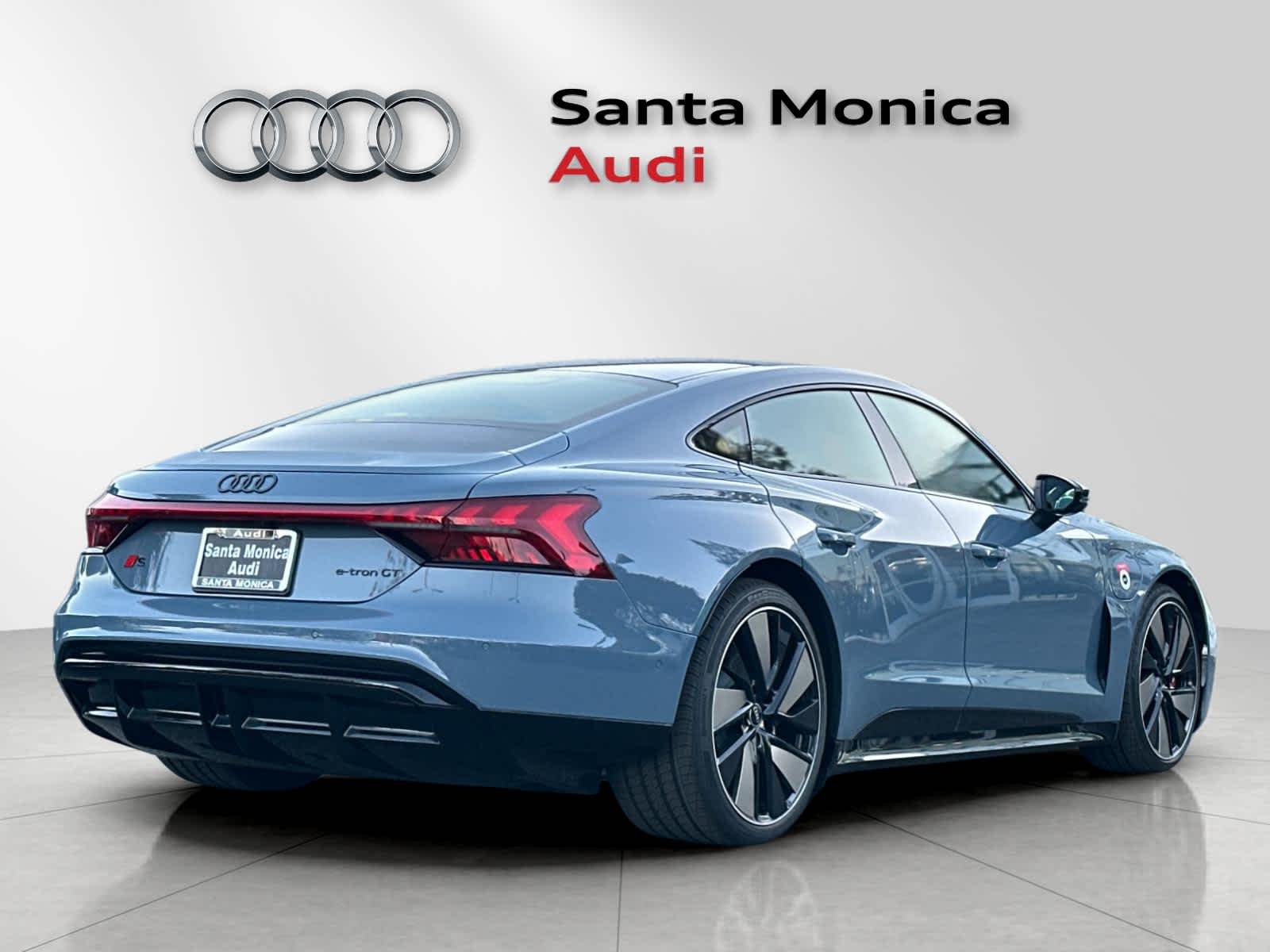 Thumbnail: 2026 Audi e-tron GT - 2