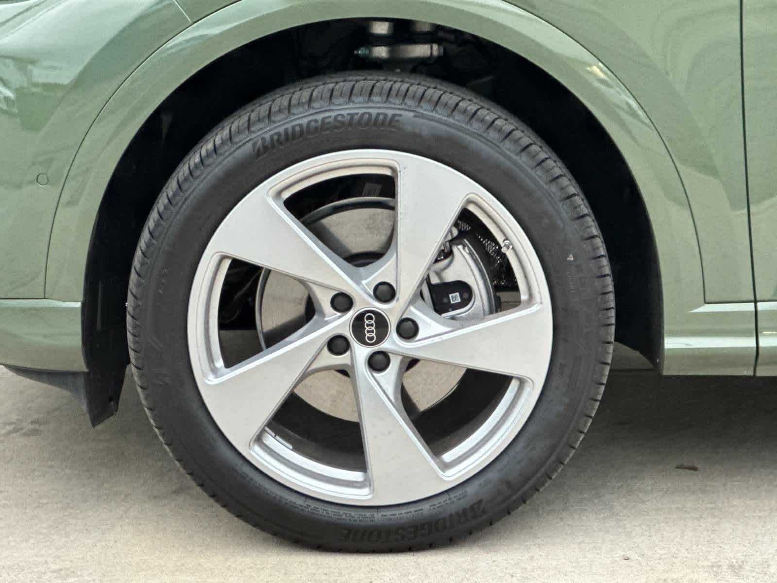 Thumbnail: 2025 Audi Q5 - 26