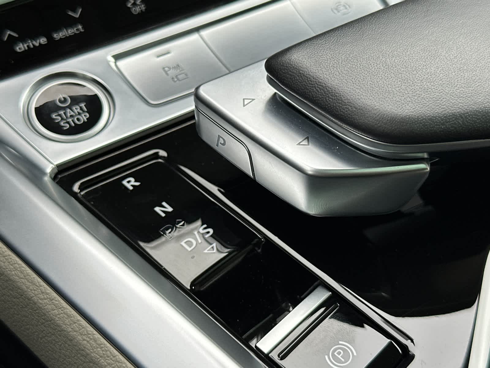 Thumbnail: 2024 Audi Q8 e-tron - 22