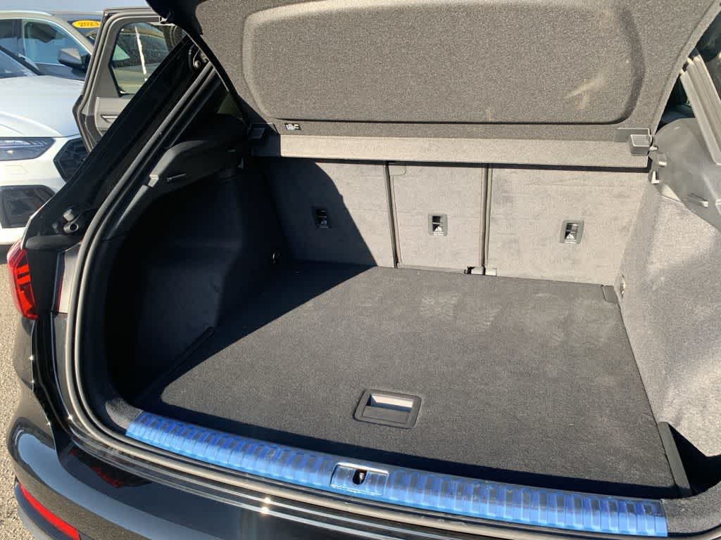 Thumbnail: 2024 Audi Q3 - 32