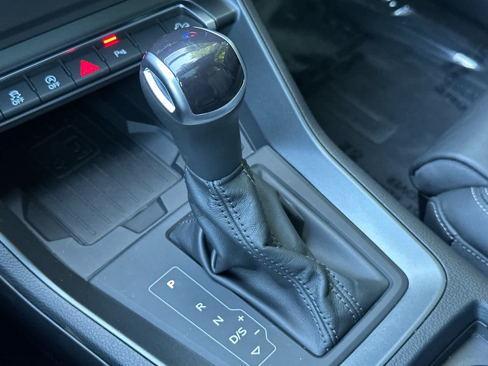 Thumbnail: 2023 Audi Q3 - 22