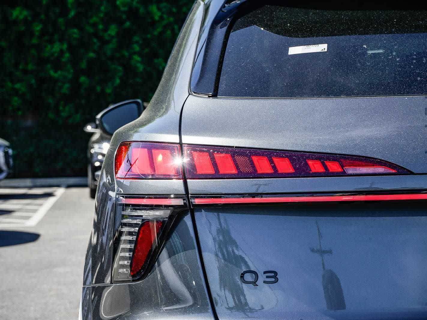 Thumbnail: 2026 Audi Q3 - 9