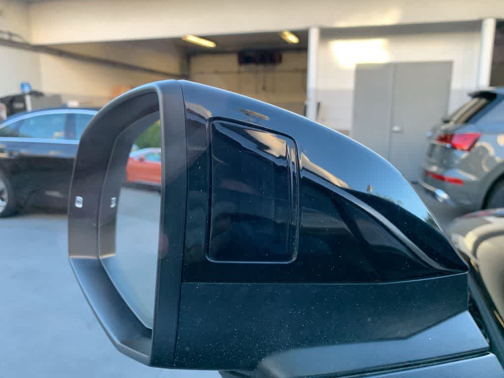 Thumbnail: 2023 Audi Q5 - 11