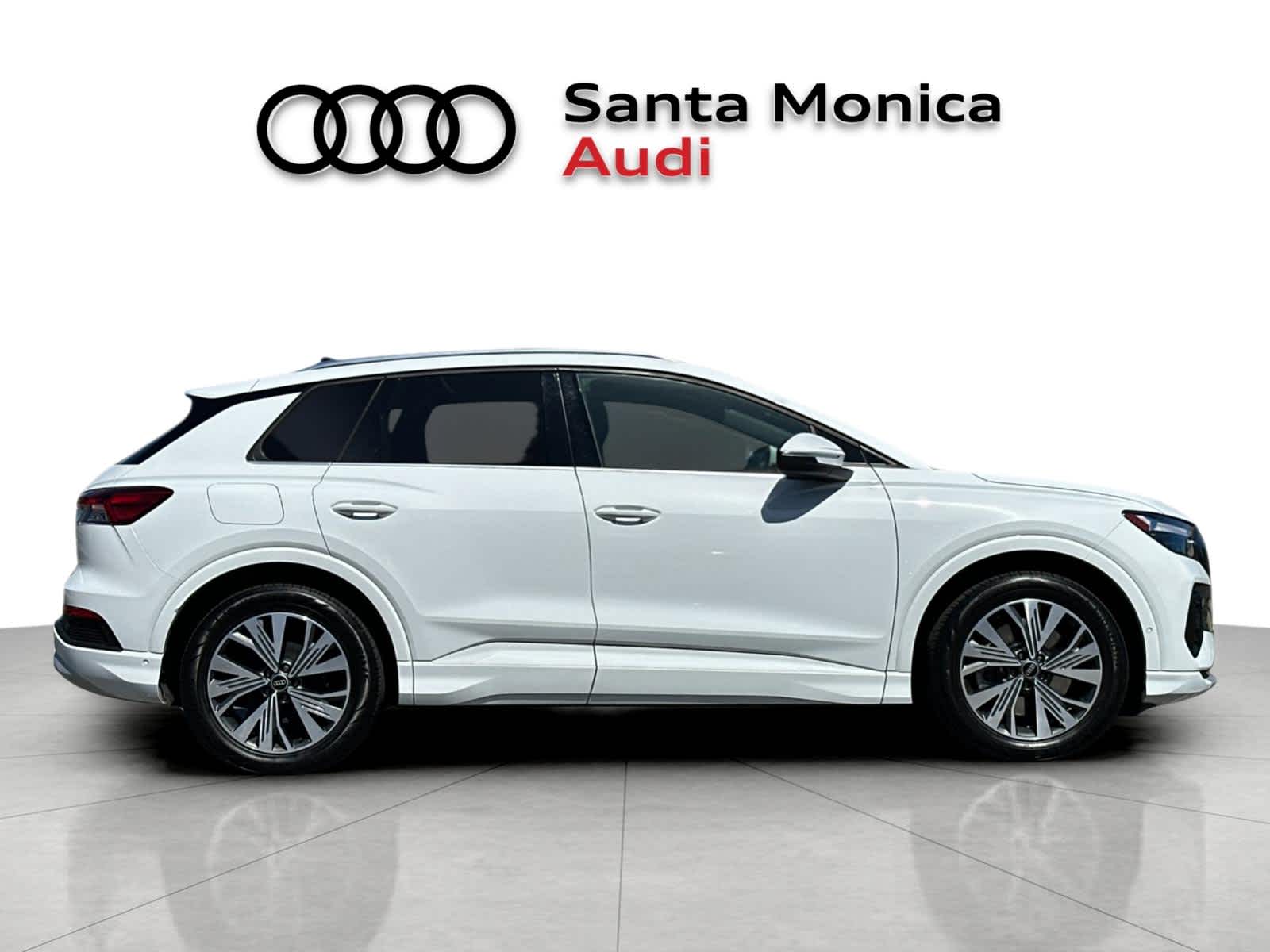 Thumbnail: 2023 Audi Q4 e-tron - 8