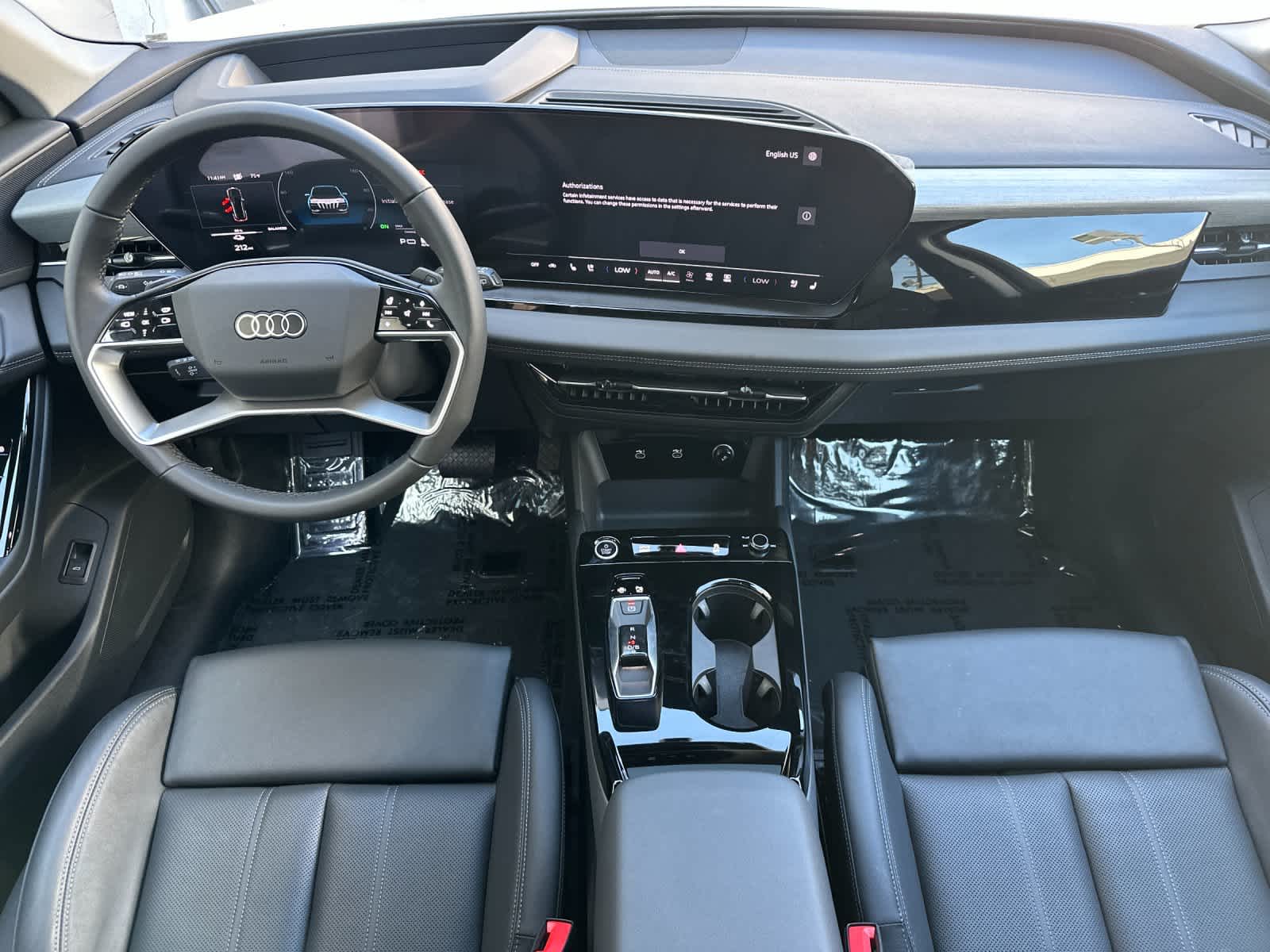 Thumbnail: 2025 Audi Q6 e-tron - 3