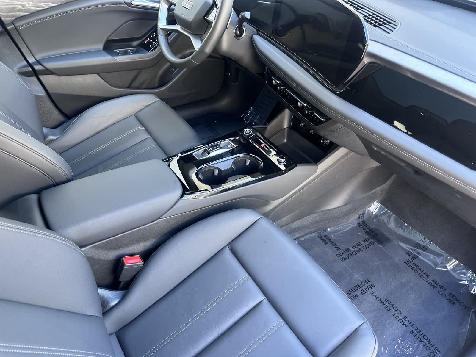 Thumbnail: 2025 Audi e-tron - 15