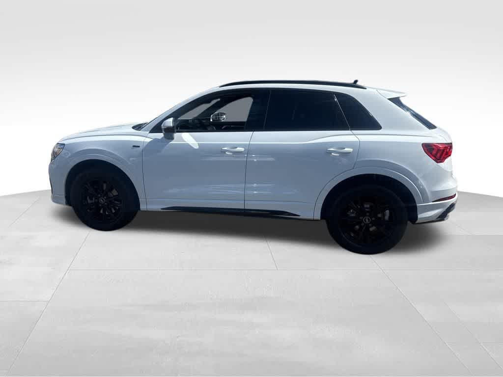 Thumbnail: 2023 Audi Q3 - 5
