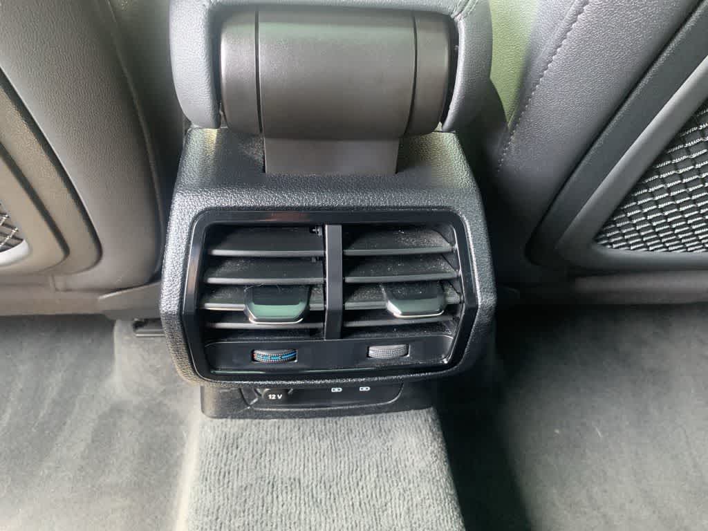 Thumbnail: 2022 Audi Q3 - 21