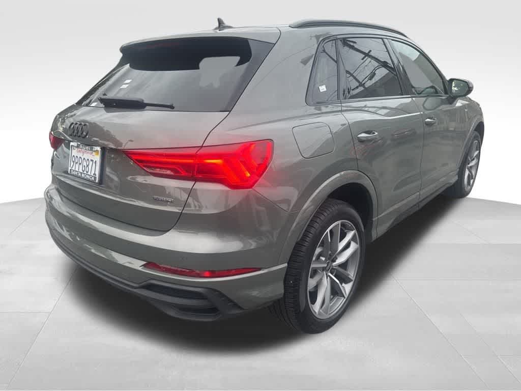 Thumbnail: 2024 Audi Q3 - 10