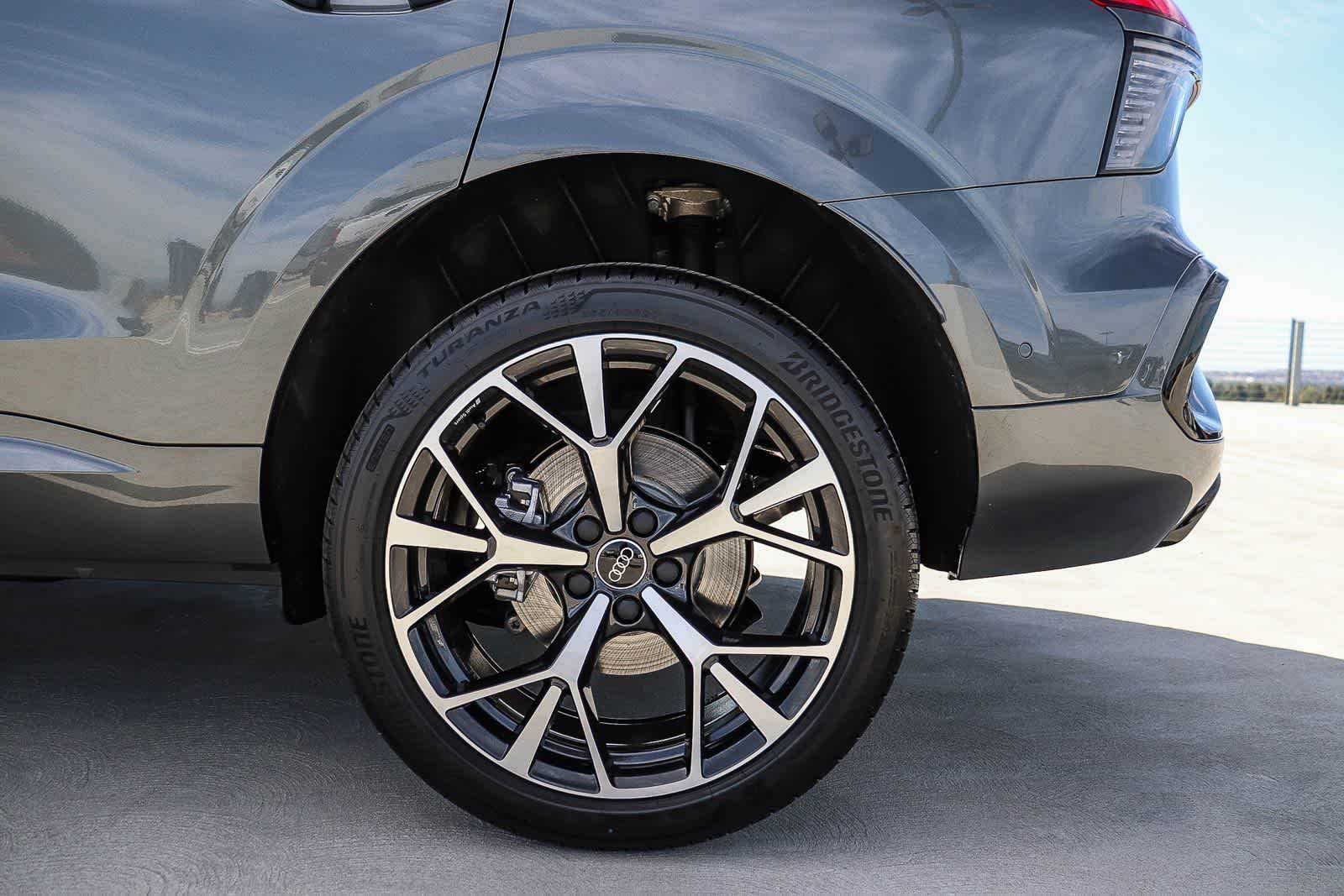 Thumbnail: 2026 Audi Q3 - 13