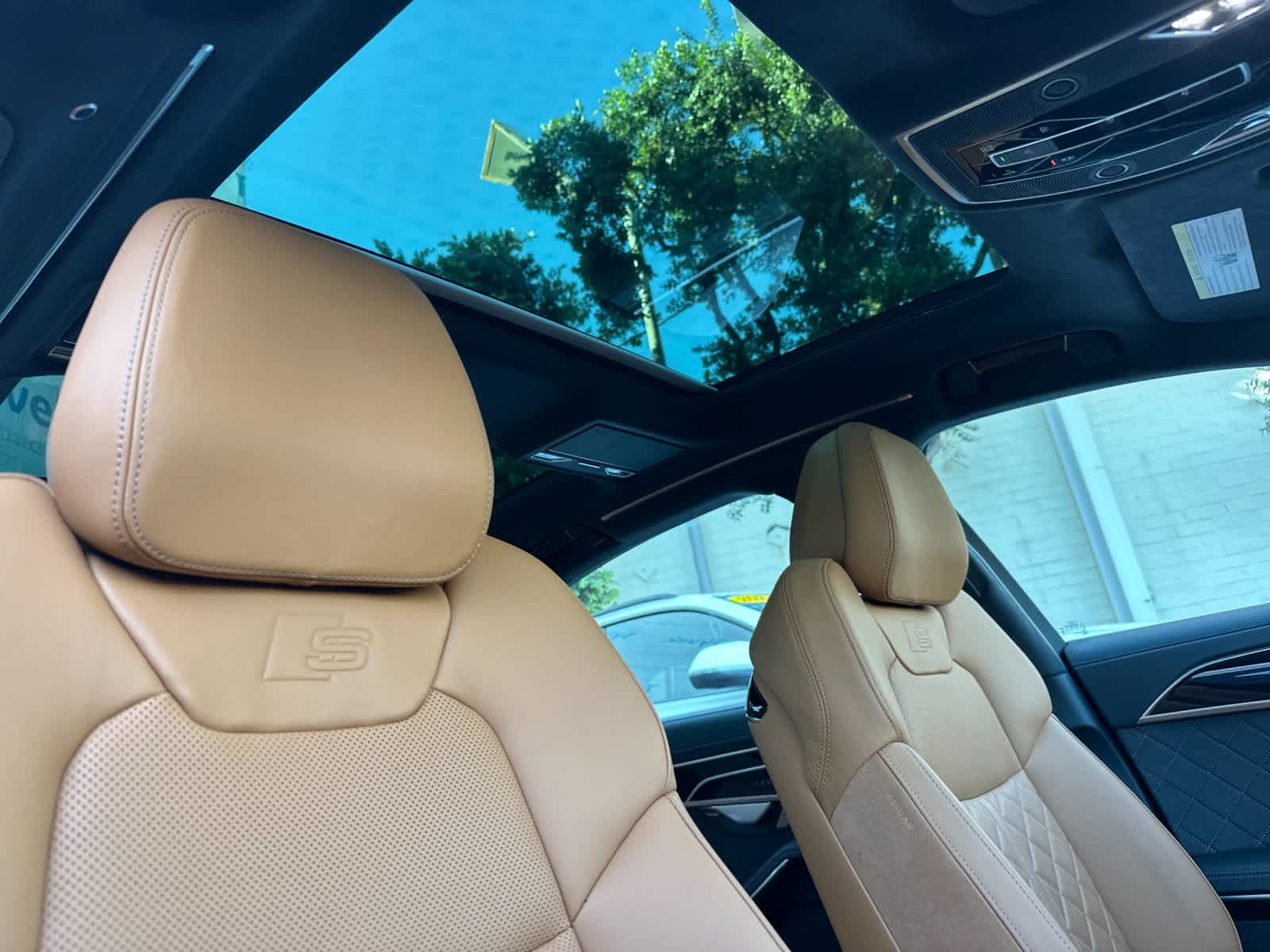 Thumbnail: 2024 Audi S8 - 16