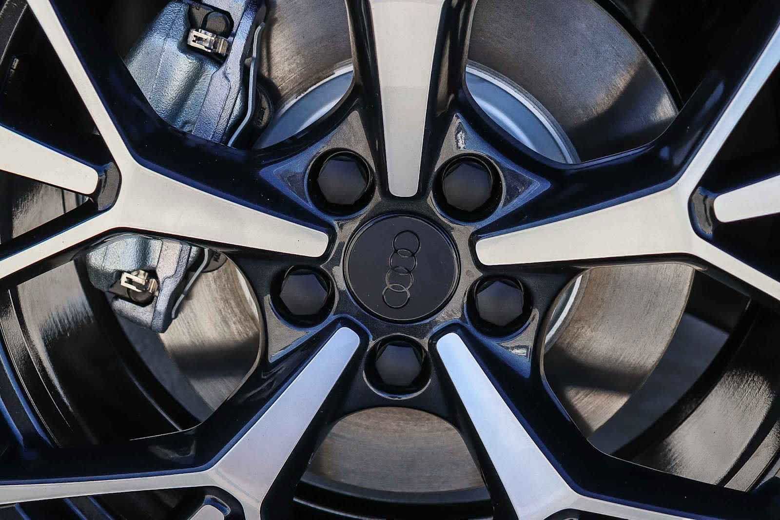 Thumbnail: 2026 Audi Q3 - 15