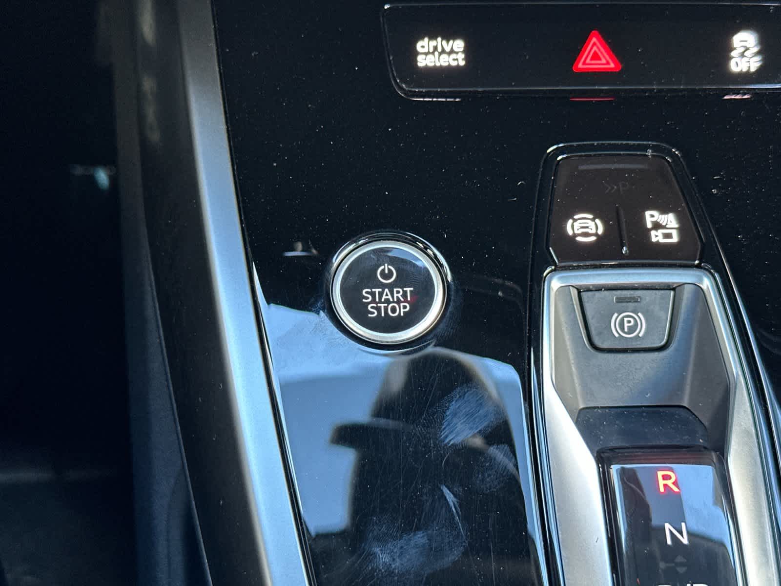 Thumbnail: 2023 Audi Q4 e-tron - 22