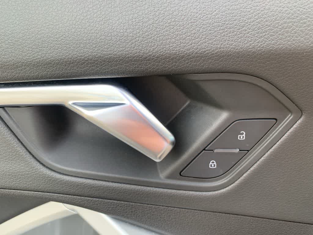 Thumbnail: 2020 Audi Q3 - 18