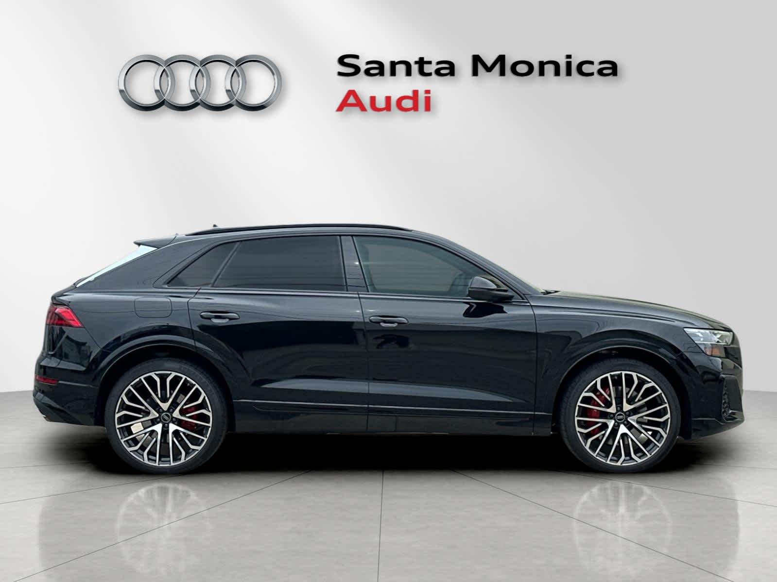 Thumbnail: 2026 Audi SQ8 - 8