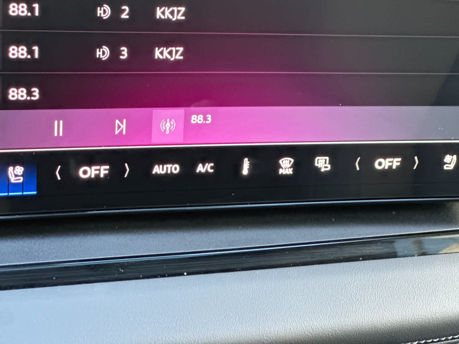 Thumbnail: 2025 Audi Q6 e-tron - 20