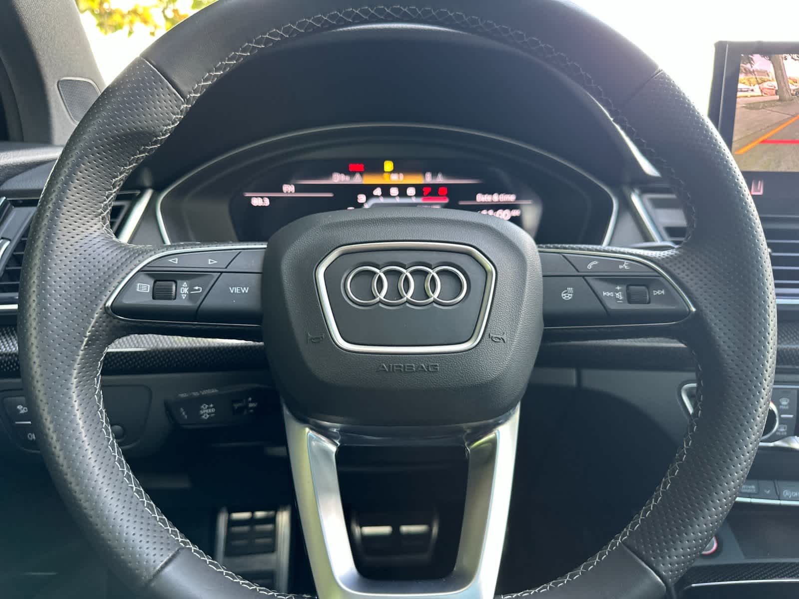 Thumbnail: 2023 Audi SQ5 - 23