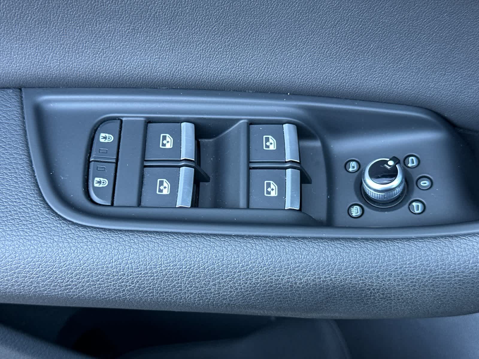 Thumbnail: 2023 Audi Q7 - 13