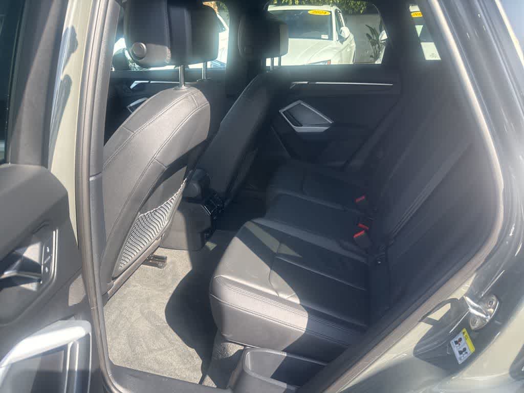 Thumbnail: 2022 Audi Q3 - 31