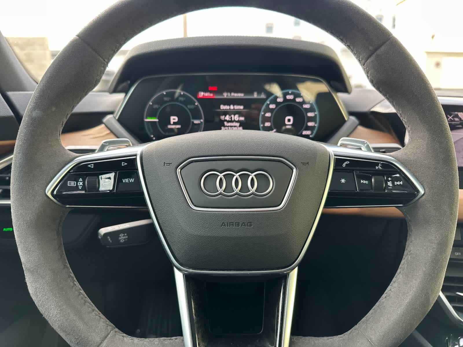 Thumbnail: 2024 Audi e-tron GT - 22